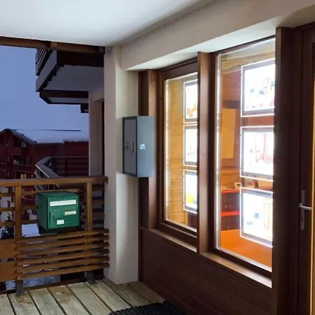 Lumineux Skis Aux Pieds Avec Balcon A Appartement *